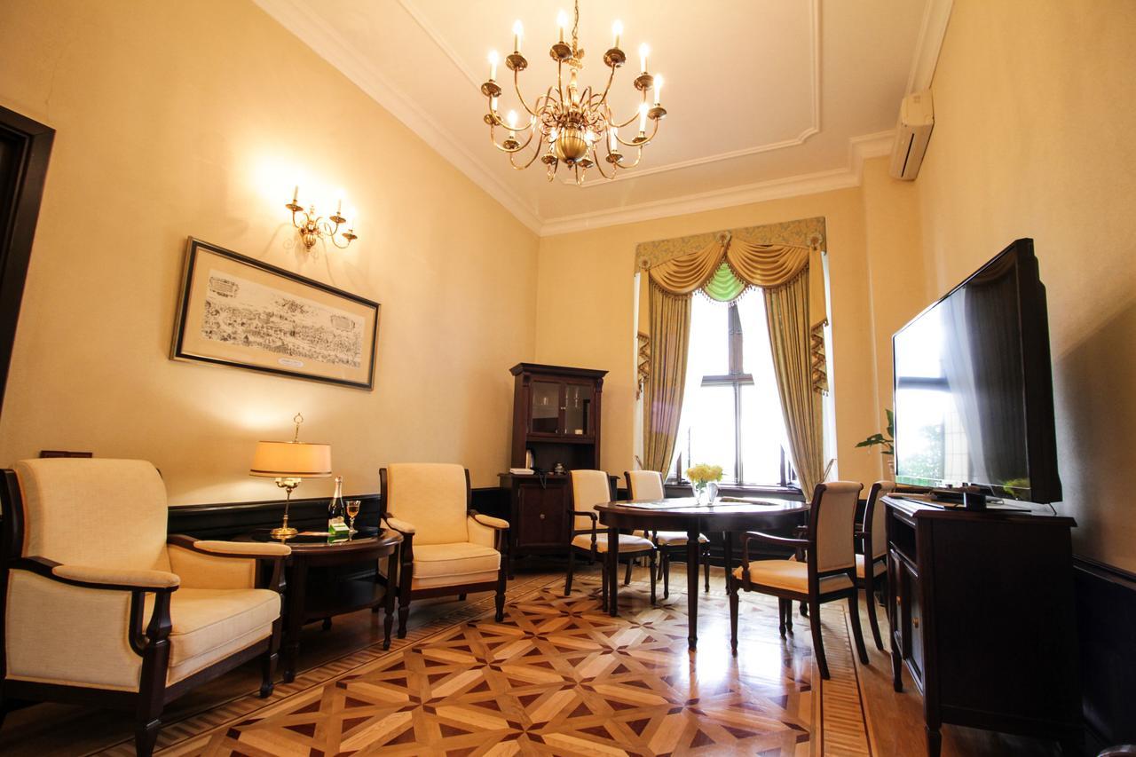 Palace Hotel Nyasvizh Eksteriør billede