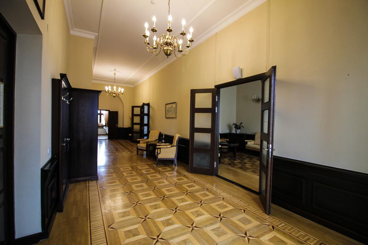 Palace Hotel Nyasvizh Eksteriør billede