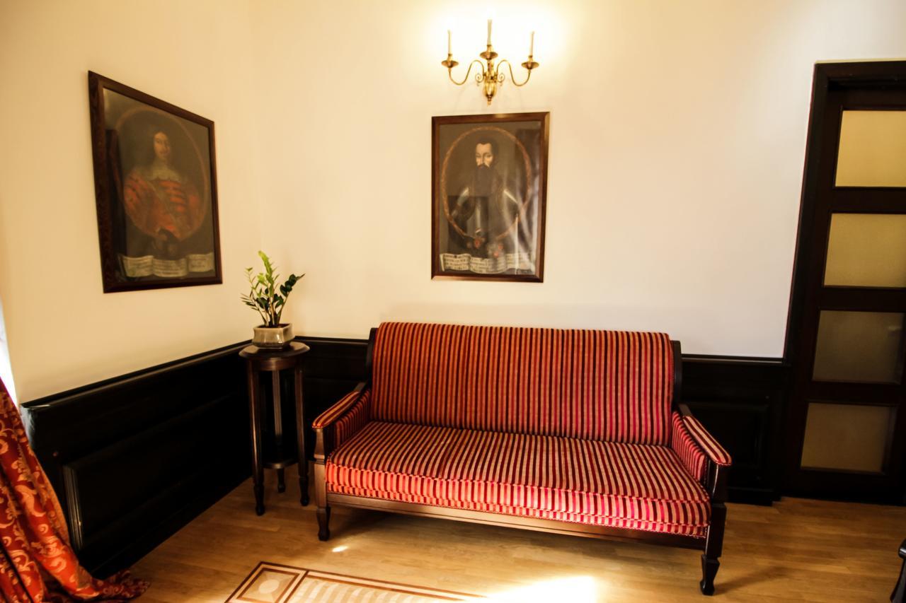 Palace Hotel Nyasvizh Eksteriør billede