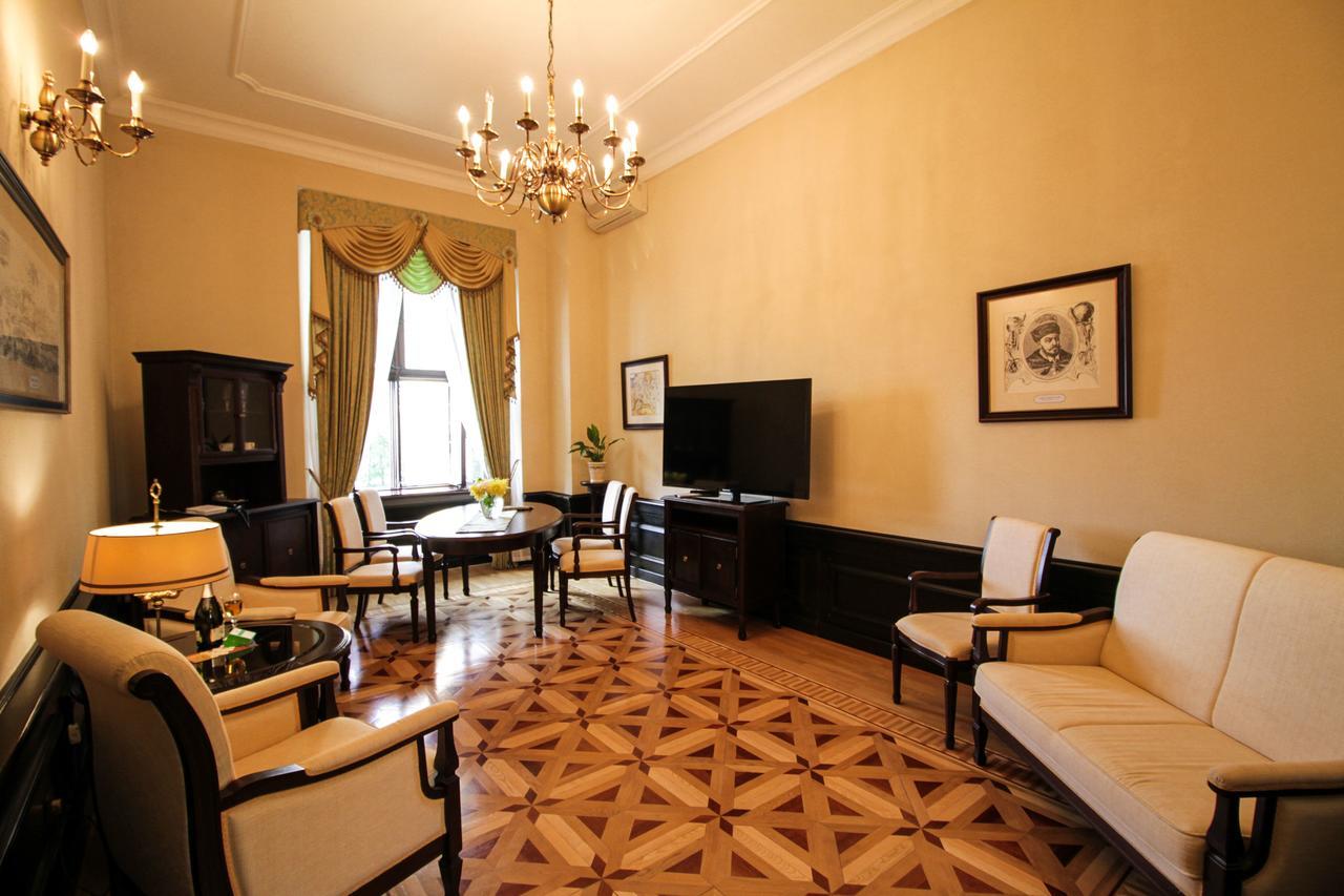 Palace Hotel Nyasvizh Eksteriør billede
